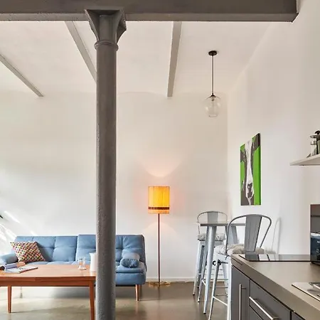 Re~barn - Modern Country Apartmán Essel