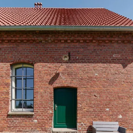 Re~barn - Modern Country Essel